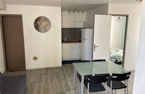 Soubise Apartment | Harbour-side accommodation