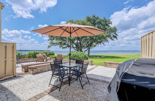 Harbour Town Condo | Harbour Town hideaway w/scenic balcony/water views - steps from the lighthouse