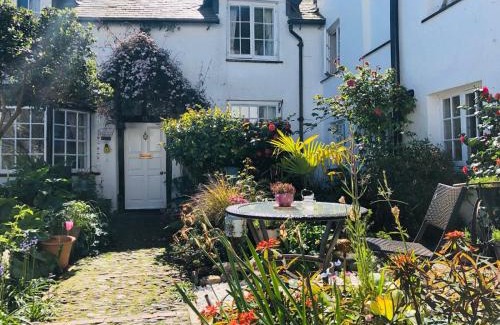 Clovelly Bed & Breakfast | Harbour view cottage, clovelly