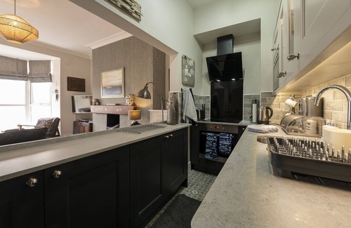 Barmouth Cottage | HARBOUR VIEW - FLAT 2, pet friendly in Barmouth