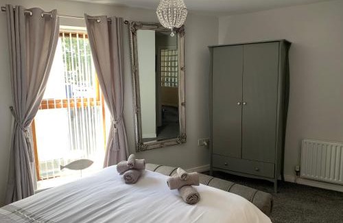 Donaghadee Apartment | Harbour View luxury comfortable Holiday Apartment