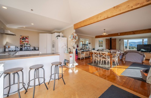 Akaroa House | Harbour Views - Akaroa Holiday Home