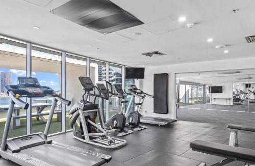 Docklands Apartment | Harbourfront Urban Oasis