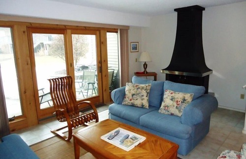 South Haven Condo | Harbours #25, South Haven Vacation Rental Enjoy the beauty of this unit and the great amenities of the Harbours complex!