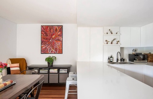 Woolloomooloo Apartment | Harbourside at Woolloomooloo with Balcony Views