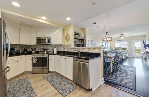 St. Petersburg - Clearwater Condo | Harbourside 517 Waterpark passes and walk to IRB Sleeps 10