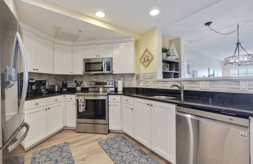 St. Petersburg - Clearwater Condo | Harbourside 517 Waterpark passes and walk to IRB Sleeps 10