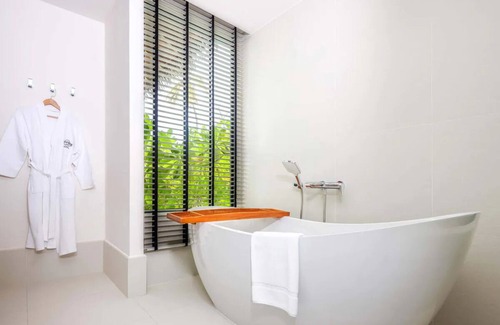 Farukolhufushi Island Hotel | Hard Rock Maldives, Gold Beach Villa, Direct Beach Access, Oceanview