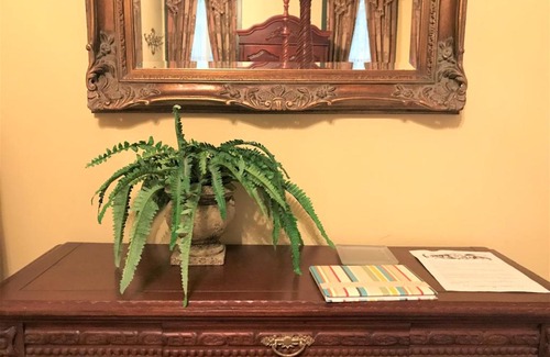 Nacogdoches Bed & Breakfast | Hardeman House Bed and Breakfast