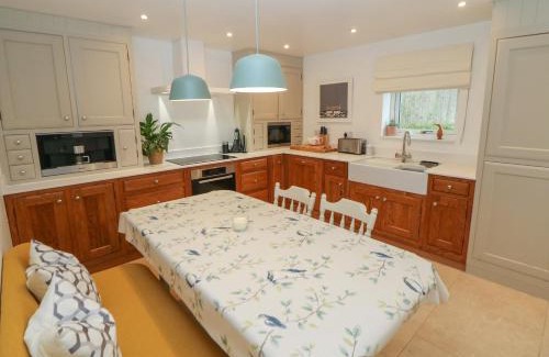 Beeley House | Harebell Cottage
