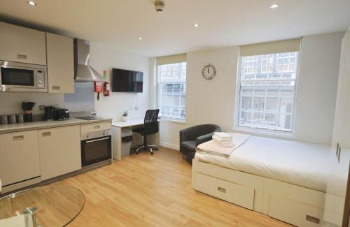 Bristol Floating Harbour Apartment | Harford House Studios 10 - Hopewell
