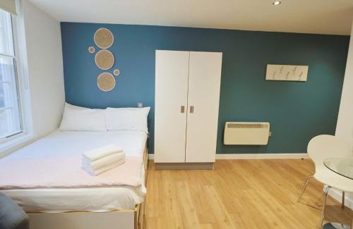 Bristol Floating Harbour Apartment | Harford House Studios 10 - Hopewell