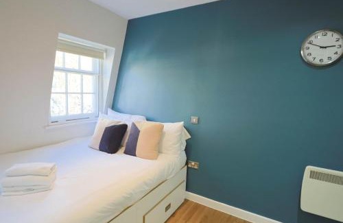 Bristol Floating Harbour Apartment | Harford House Studios 19 - Hopewell