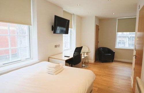 Bristol Floating Harbour Apartment | Harford House Studios 20 - Hopewell