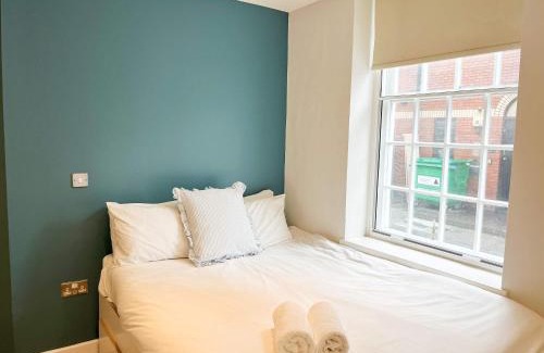 Bristol Floating Harbour Apartment | Harford House Studios 20 - Hopewell