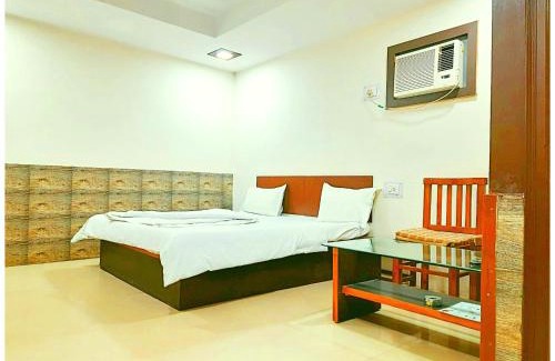 Mayapur Hotel | HARIDWAR HOTEL HEAVEN # GUEST - With Free Parking & Wi-fi - Restaurant Facilities Available Near Temple - A Premium Hotel In Haridwar