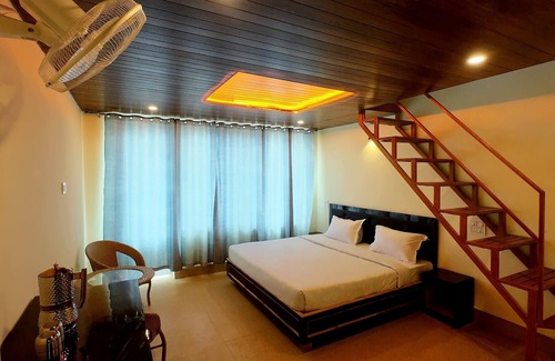 Naina Range Hotel | Harika Palace hidden awayfrom city chaos