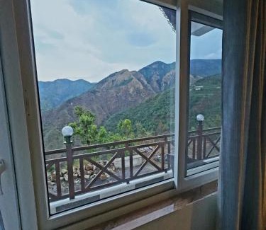 Naina Range Hotel | Harika Palace