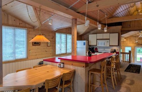 Coffeyville House | Harlequin Haven in Boulder Junction WI