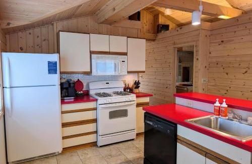 Coffeyville House | Harlequin Haven in Boulder Junction WI