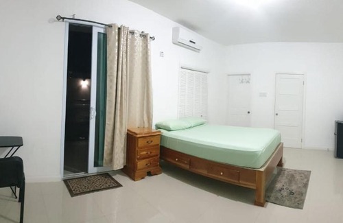Kingston Apartment | Harloe's
