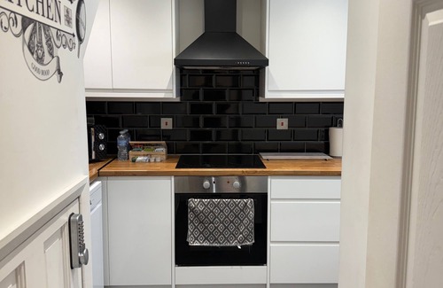 Harlow House | Harlow Cozy 3-Bed House Retreat