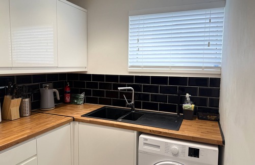 Harlow House | Harlow Cozy 3-Bed House Retreat