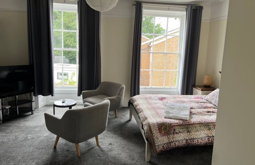 Heathrow Villages House | Harmondsworth Hall Guest House Heathrow