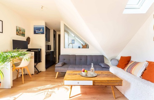 Arts-et-Metiers Apartment | Harmonies et Élégance au Marais