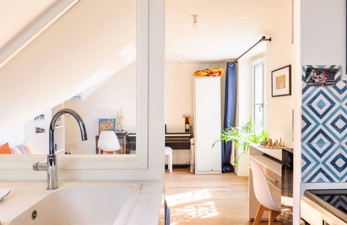 Arts-et-Metiers Apartment | Harmonies et Élégance au Marais