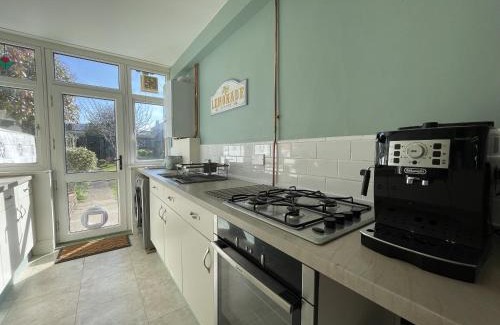 Cribbs Causeway House | Harmonious Family Home in Westbury-on-Trym