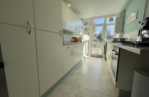 Cribbs Causeway House | Harmonious Family Home in Westbury-on-Trym