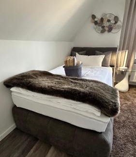 Guetersloh Apartment | HARMONY "2" stylishes 2 Zimmer Apartment 1 OG Balkon Garten Parkplatz