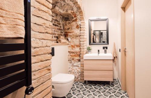 Old Town Apartment | Harmony apartment/9 guests/4 BR/Riga Old Town