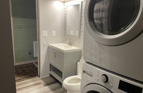 Commerce Apartment | Harmony Grove Loft: Downtown Commerce