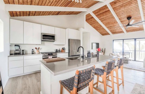 Kealakekua House | Harmony House Summary