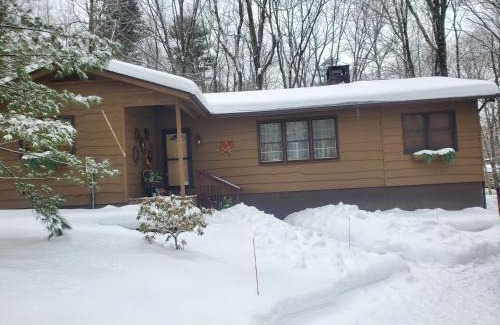 Lake Harmony Ski Chalet | Harmony in the Woods