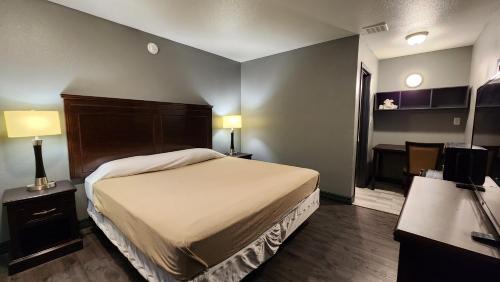 Beaumont Hotel | Harmony Inn and Suites