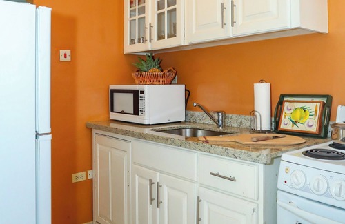 Ocho Rios Apartment | Harmony Studio - Charming 1-bedroom in peaceful Tower Isle with AC, WiFi
