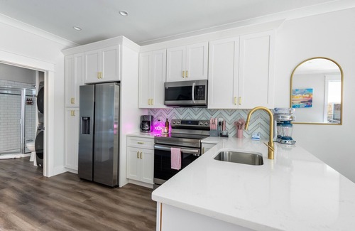 Wilmington Historic District Apartment | Harmony @ The Cove Riverwalk Villas