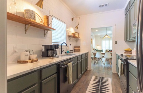 Waco House | Harp Haven: Silos, Pool, Hot Tub, Fire Pit, King Beds & More
