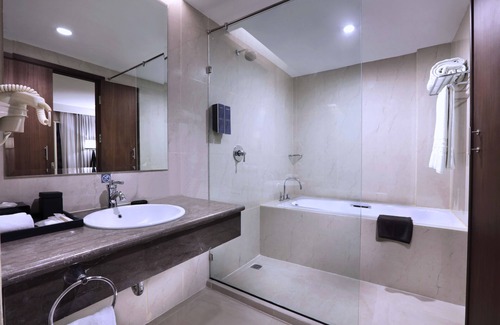 Biringkanya Hotel | Harper Perintis - Makassar by ASTON