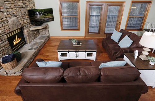 Pigeon Forge Cabin | Harper's Hideaway: Adventure at Every Turn