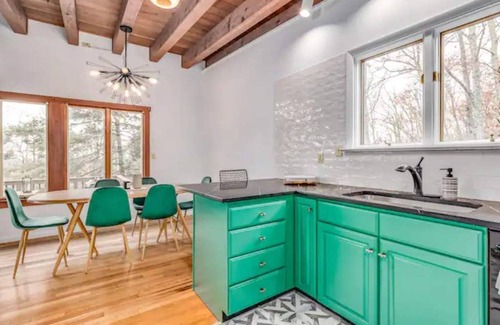 Kabletown House | Harpers Ferry Escape w/Hot Tub