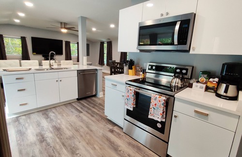 Kabletown House | Harpers Ferry Mountain Creekside Getaway - 3 Bedrooms 6 Beds