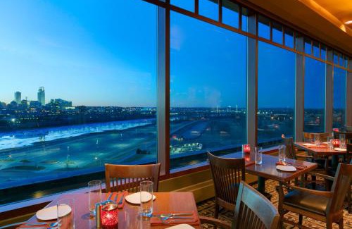 Council Bluffs Hotel | Harrah's Council Bluffs, A Caesars Destination