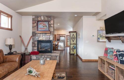 Victor House | Harris Hawk Cabin in Victor, Id with Air