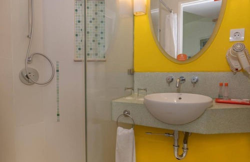 Bandung Hotel | HARRIS Hotel & Conventions Festival Citylink Bandung