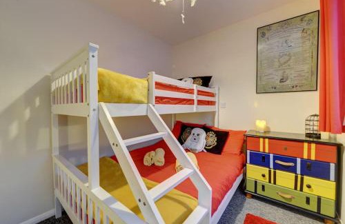 Watford Apartment | Harry's House (Muggles welcome too!)