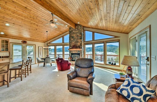 Hartsel House | Harstel Cabin Vacation Rental with Deck!